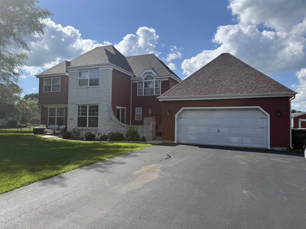 940 Beaver Pond Drive, MARENGO, IL 60152