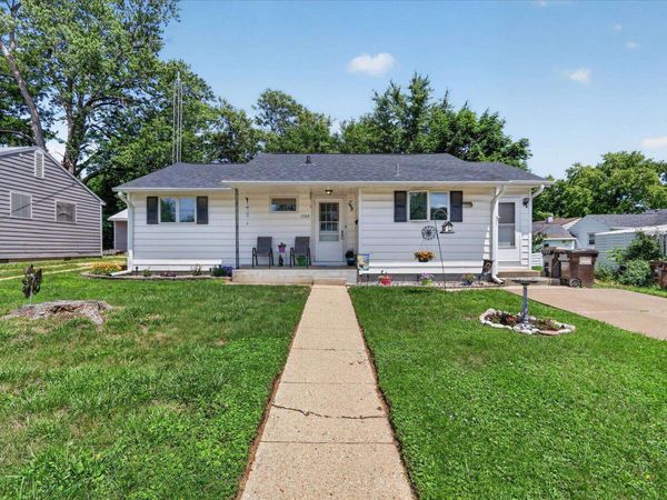 1204 W Violet Street, FREEPORT, IL 61032