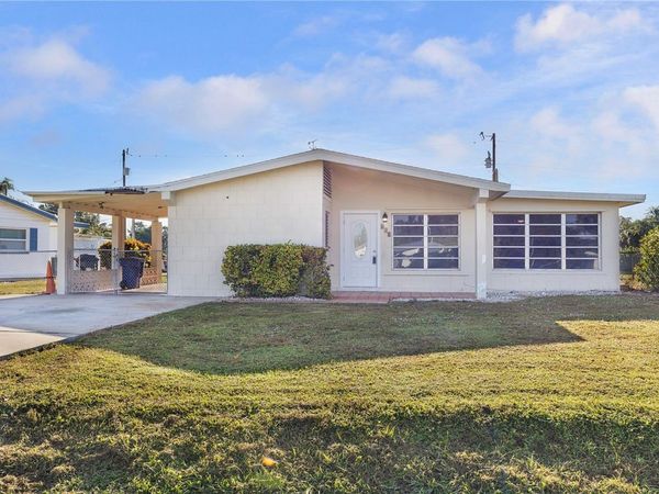 275 LAKEVIEW DRIVE , NORTH FORT MYERS, FL 33917