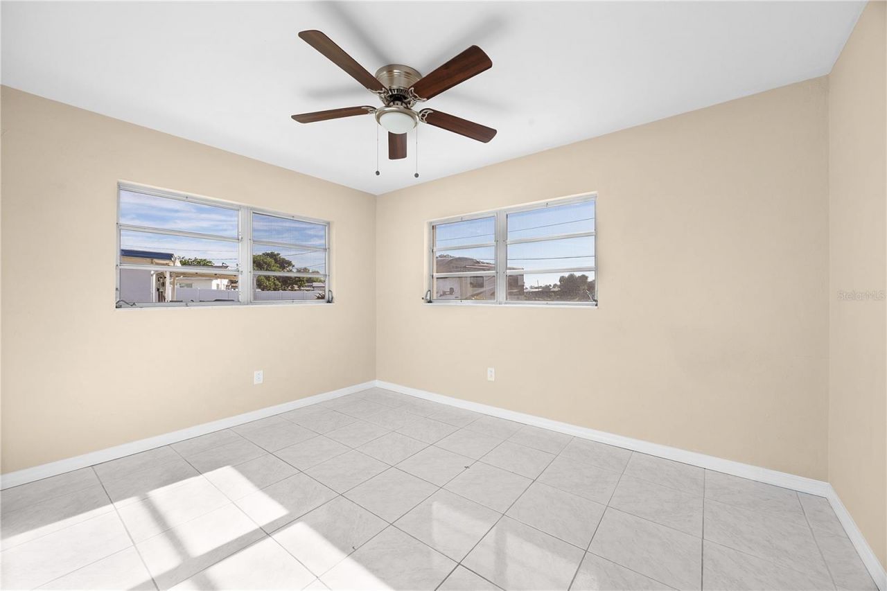 275 Lakeview Drive , North Fort Myers, FL 33917 Photo