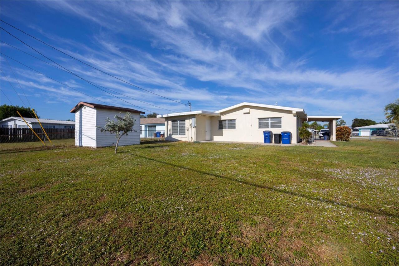 275 Lakeview Drive , North Fort Myers, FL 33917 Photo