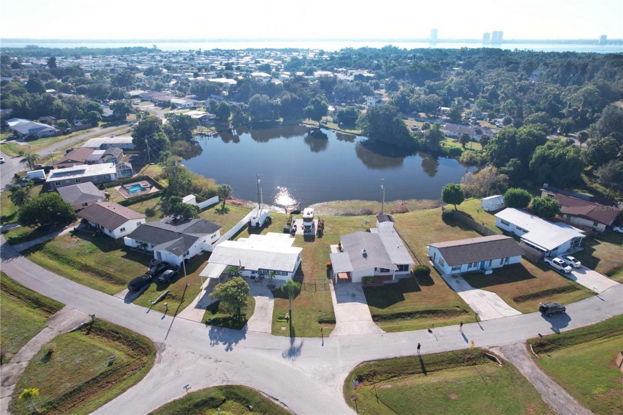 275 Lakeview Drive , North Fort Myers, FL 33917 Photo