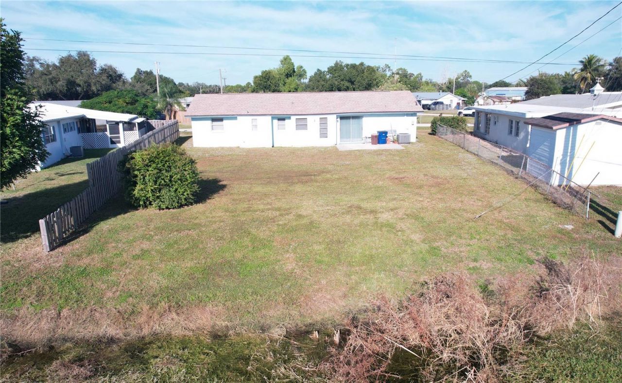275 Lakeview Drive , North Fort Myers, FL 33917 Photo