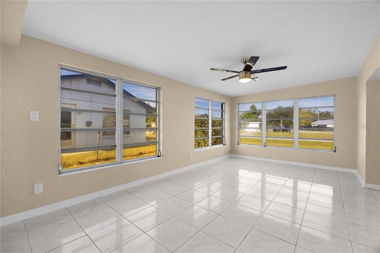 275 Lakeview Drive , North Fort Myers, FL 33917 Photo