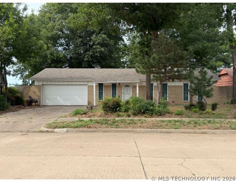 514 E Center Street , Collinsville, OK 74021 Main Photo