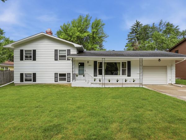 1915 11th Street S, Moorhead, MN 56560