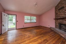 86 Peppertree Lane photo 4