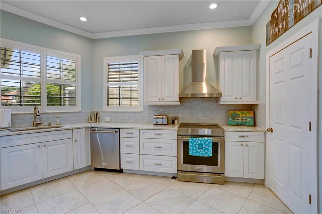 4821 Europa Dr, Naples, FL 34105 Photo