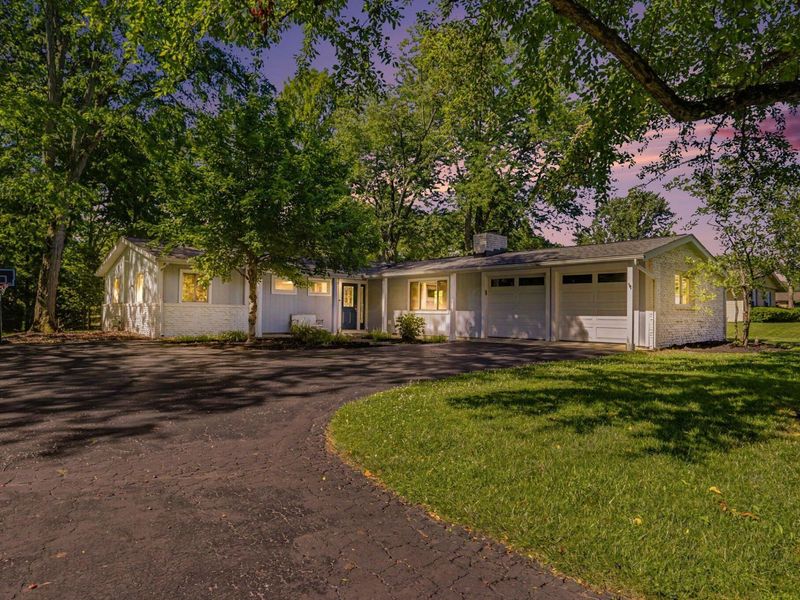 3335 Darbyshire Drive, Hilliard, OH 43026 Photo 2