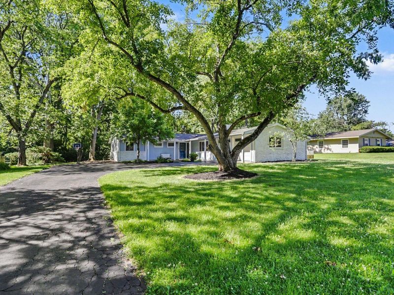 3335 Darbyshire Drive, Hilliard, OH 43026 Photo 4