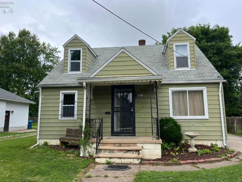 910 W 17th, Lorain, OH 44052 Photo 1