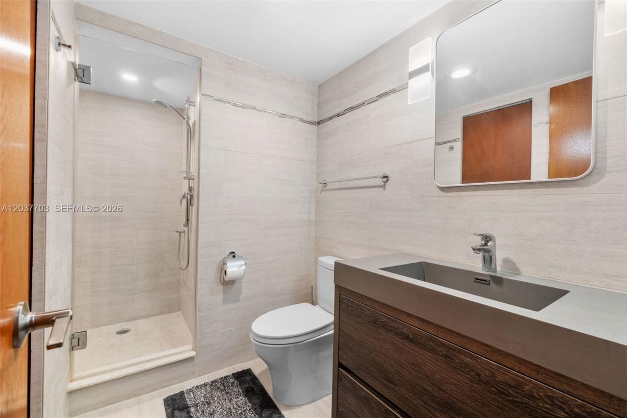 1865 S Ocean Dr , Unit 16B, Hallandale Beach, FL 33009 Photo
