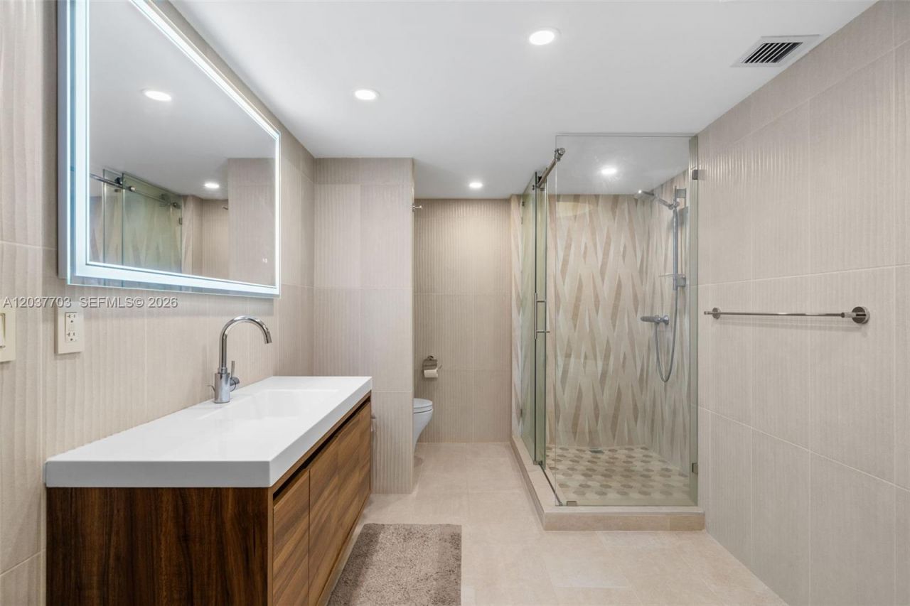 1865 S Ocean Dr , Unit 16B, Hallandale Beach, FL 33009 Photo