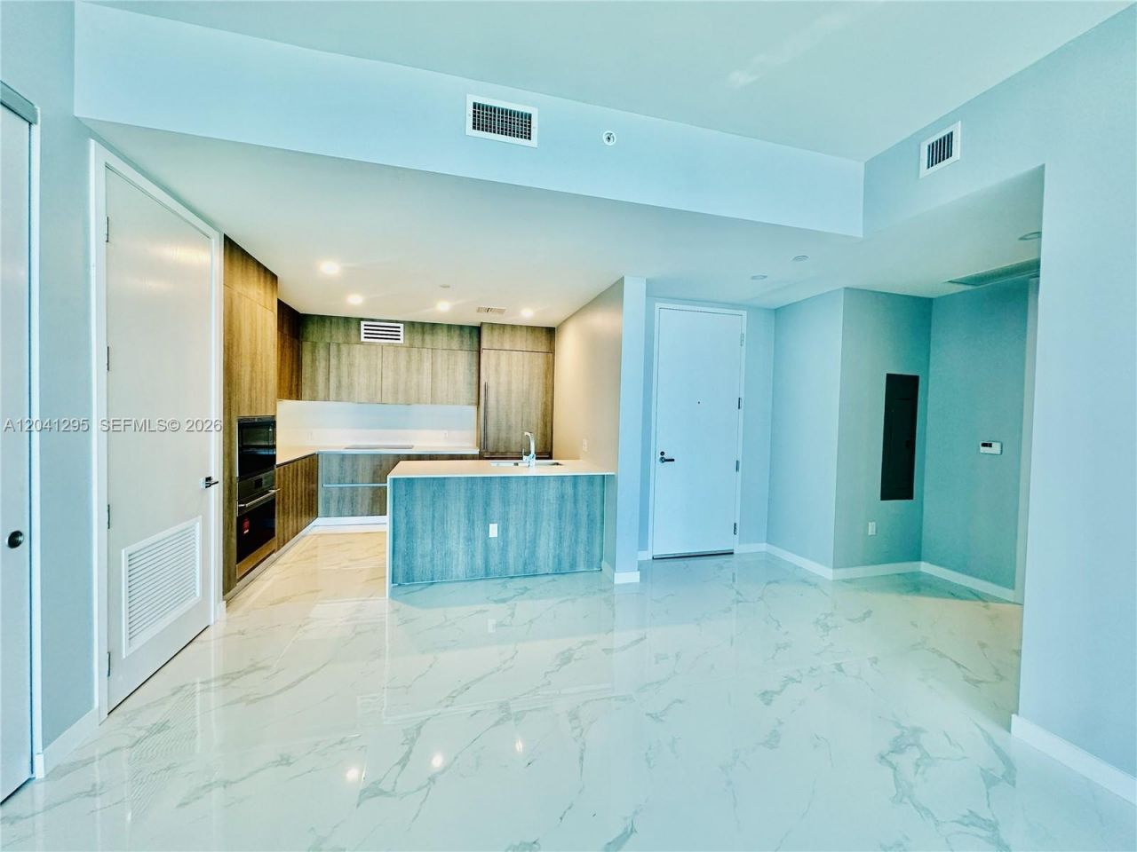 17550 Collins Ave , Unit 803, Sunny Isles Beach, FL 33160 Photo