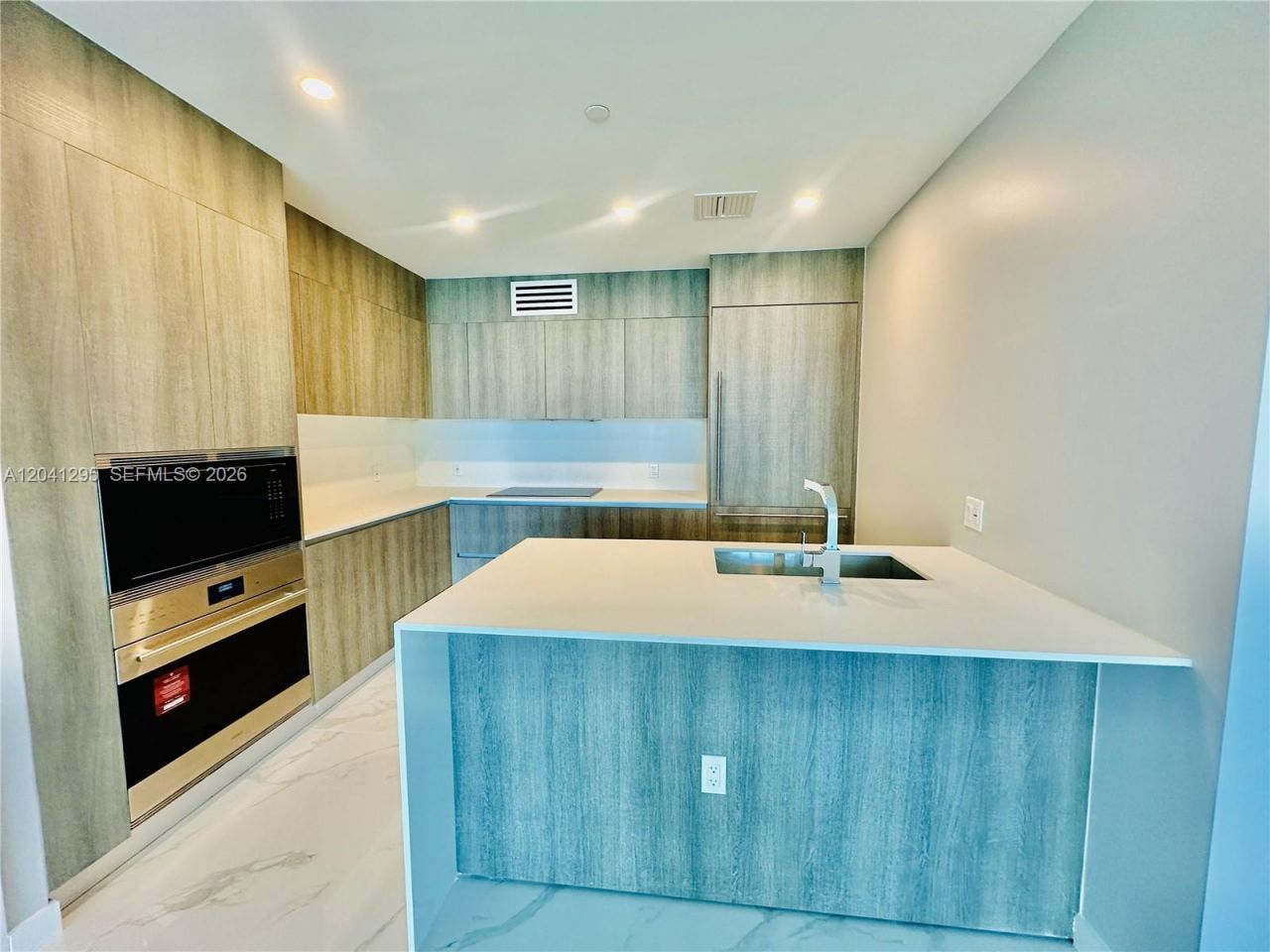 17550 Collins Ave , Unit 803, Sunny Isles Beach, FL 33160 Photo