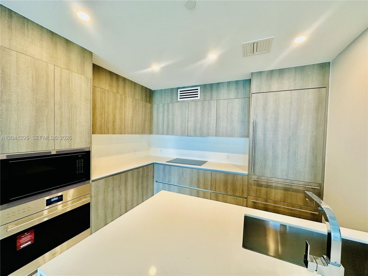17550 Collins Ave , Unit 803, Sunny Isles Beach, FL 33160 Photo