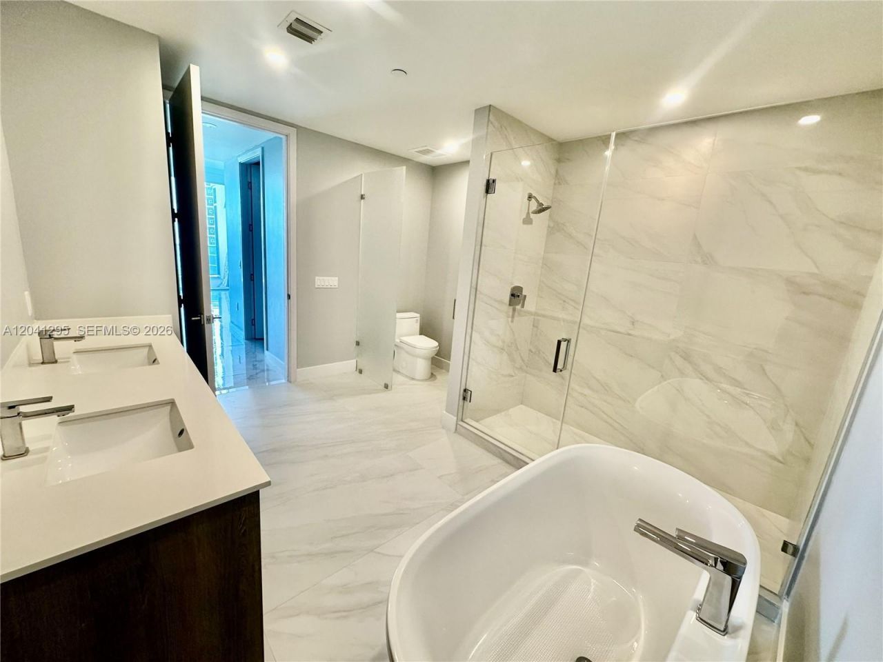 17550 Collins Ave , Unit 803, Sunny Isles Beach, FL 33160 Photo