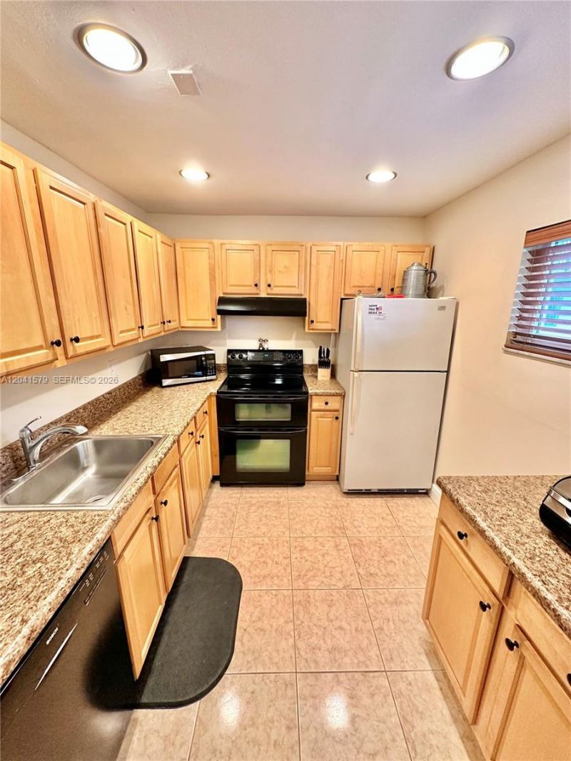 7561 NW 16th St , Unit 2208, Plantation, FL 33313 Photo