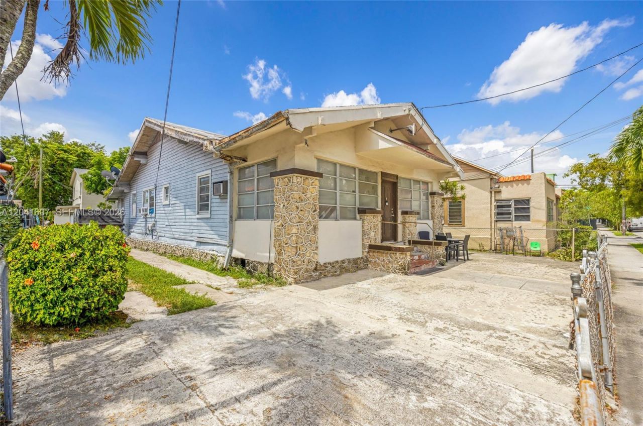1468 SW 2nd St , Miami, FL 33135 Photo