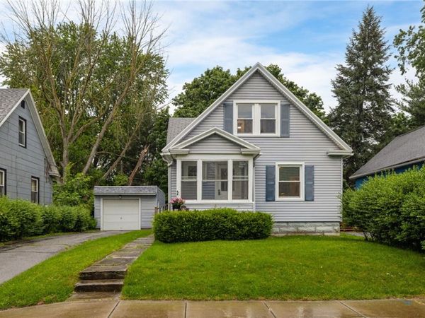 95 Akron Street , Rochester, NY 14609