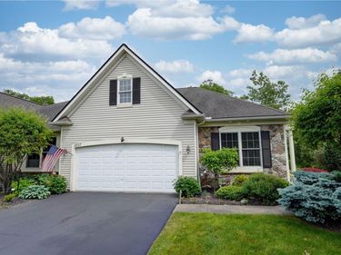 1037 Chapelhill Drive, Victor, NY 14564