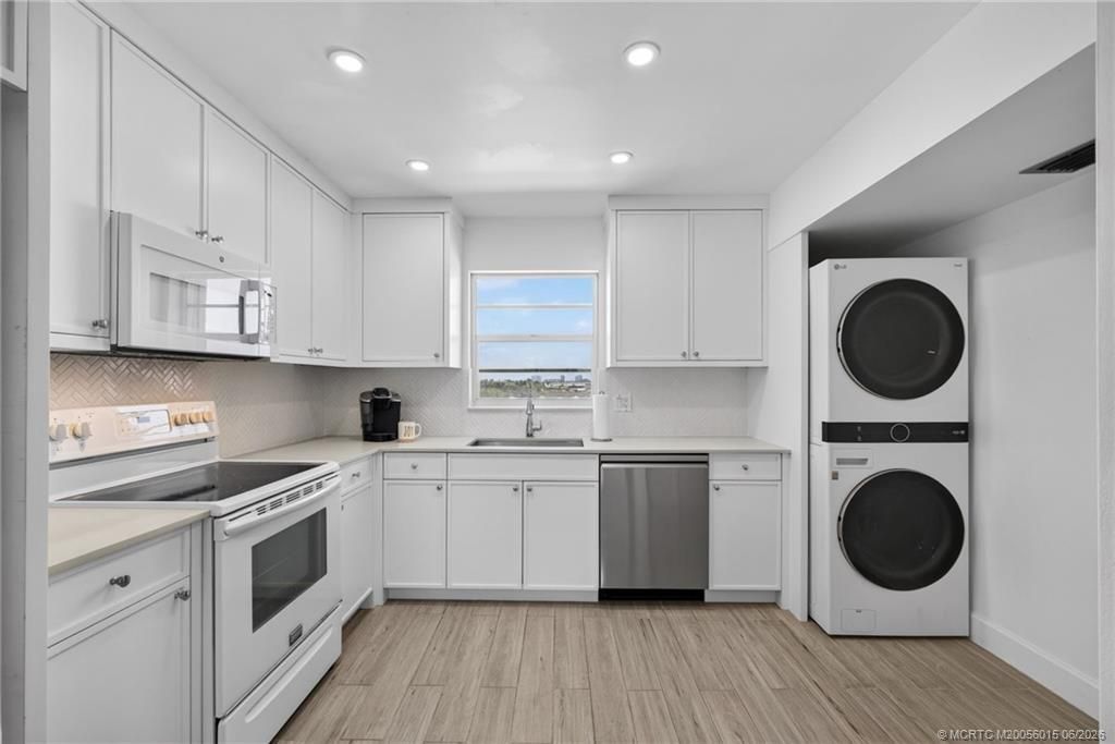 801 Lake Shore Drive, Unit 716, Lake Park, FL 33403 Photo