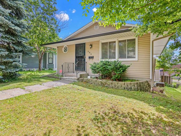 980 Jessamine Avenue E, Saint Paul, MN 55106
