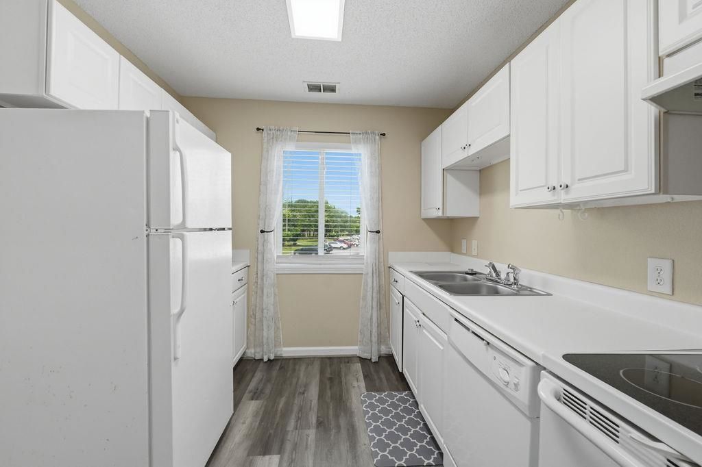 300 Myrtle Greens Dr. Photo 8