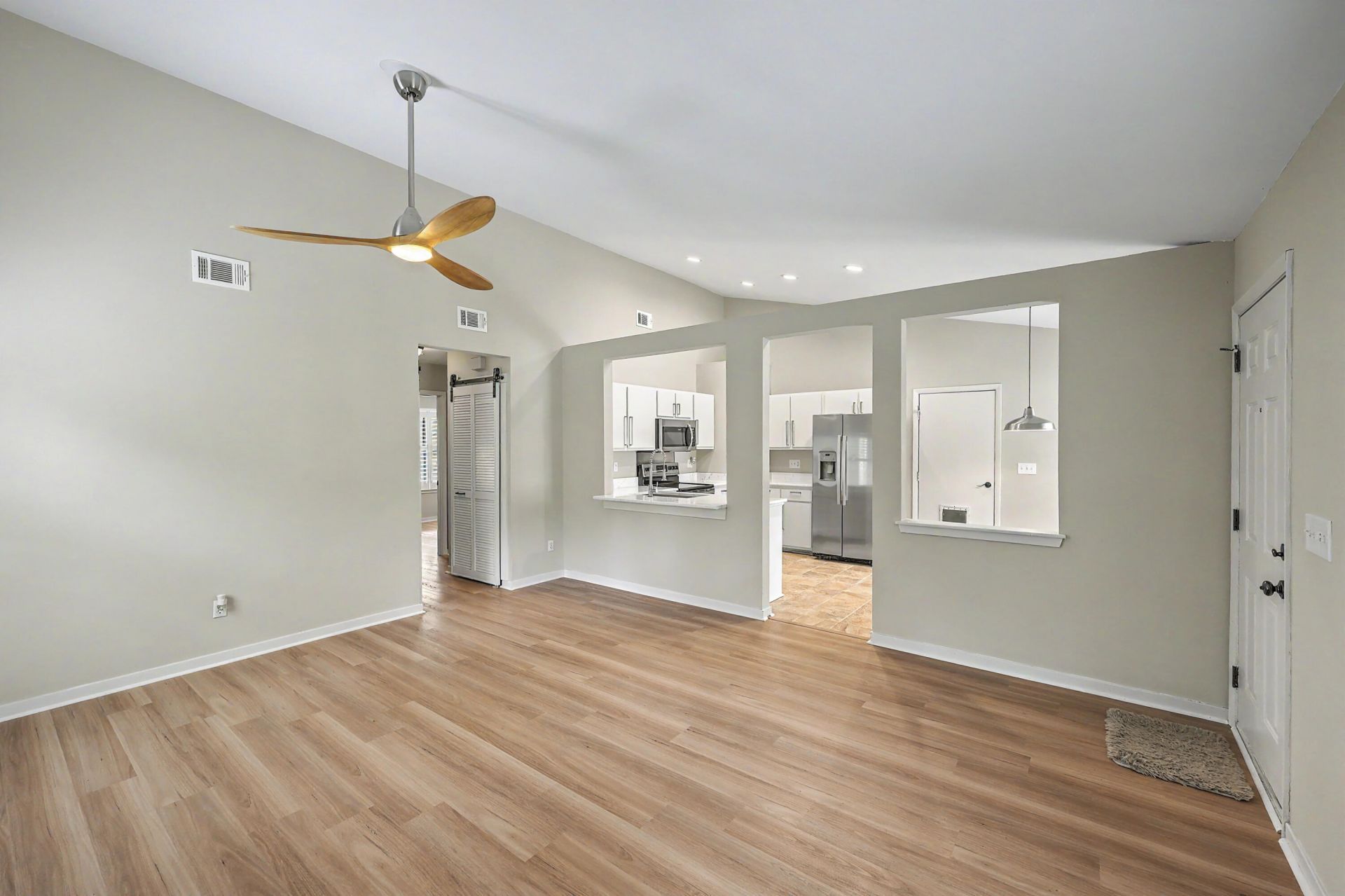 1453 Cypress Court Photo 7