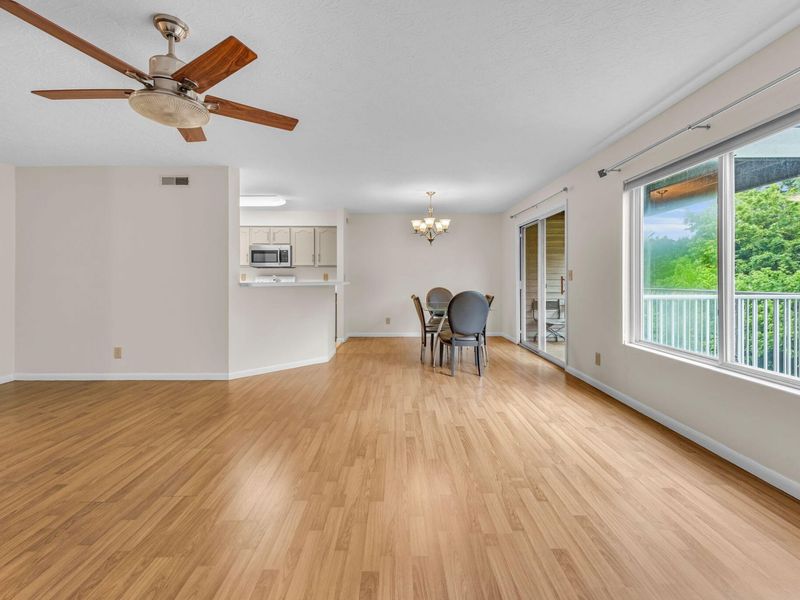 2111 Clareglen Drive, Unit 203, Crescent Springs, KY 41017 Photo 8