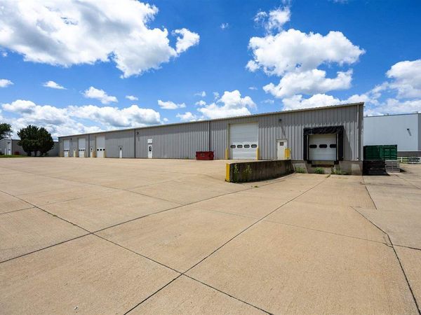2224 Heinz Rd, Iowa City, IA 52240