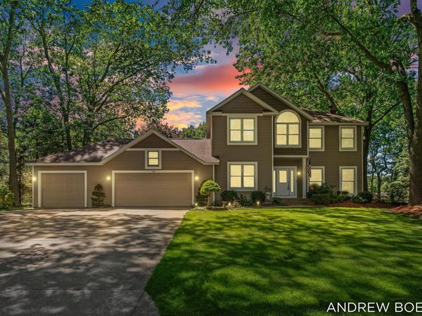 166 Wynwood Court, Holland, MI 49424