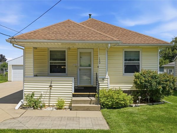 130 29th Avenue SW, Cedar Rapids, IA 52404