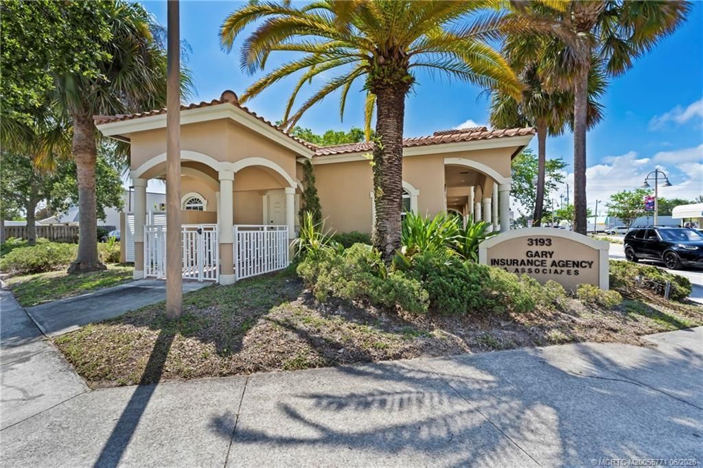 3193 SE Dixie Highway , Stuart, FL 34997 Photo