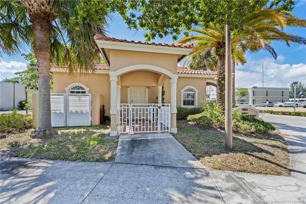 3193 SE Dixie Highway , Stuart, FL 34997 Photo