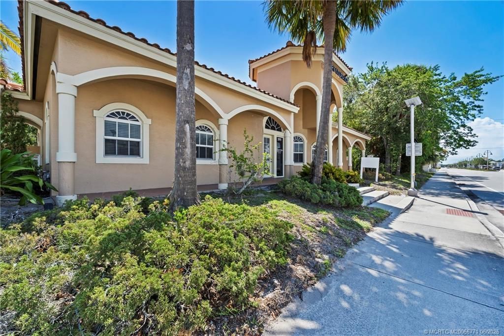 3193 SE Dixie Highway , Stuart, FL 34997 Photo