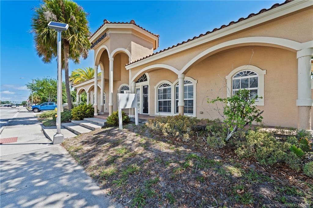 3193 SE Dixie Highway , Stuart, FL 34997 Photo
