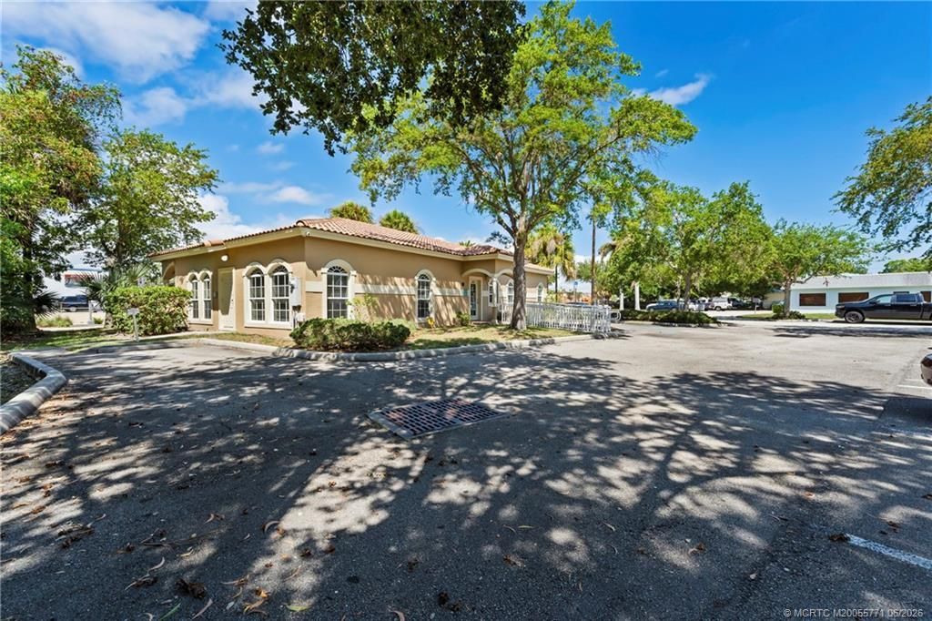 3193 SE Dixie Highway , Stuart, FL 34997 Photo