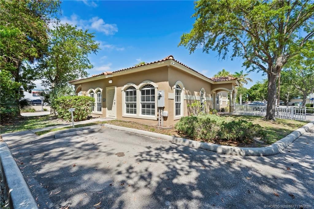 3193 SE Dixie Highway , Stuart, FL 34997 Photo