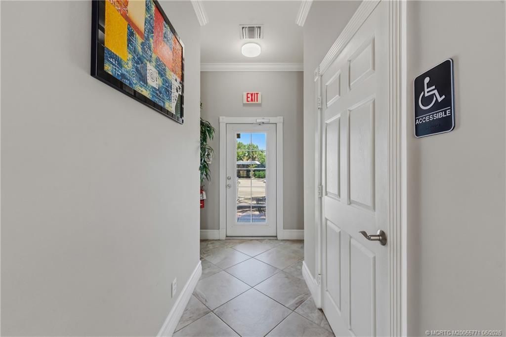 3193 SE Dixie Highway , Stuart, FL 34997 Photo