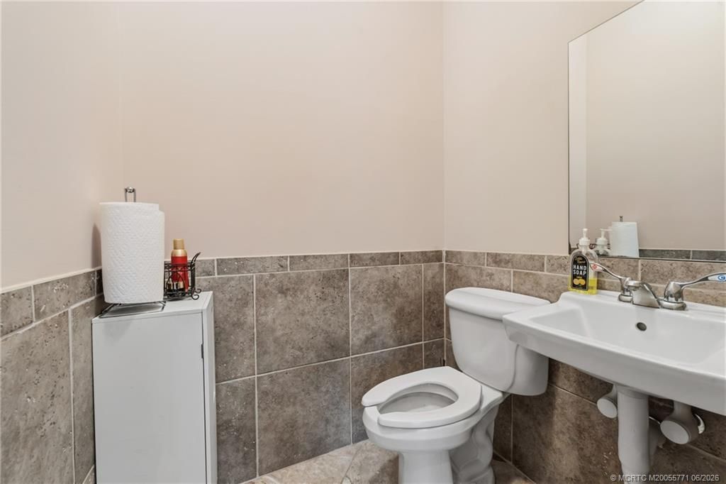 3193 SE Dixie Highway , Stuart, FL 34997 Photo