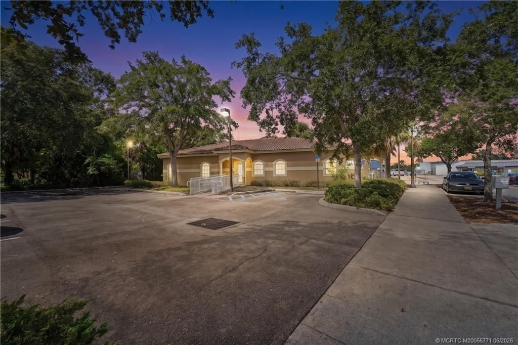 3193 SE Dixie Highway , Stuart, FL 34997 Photo