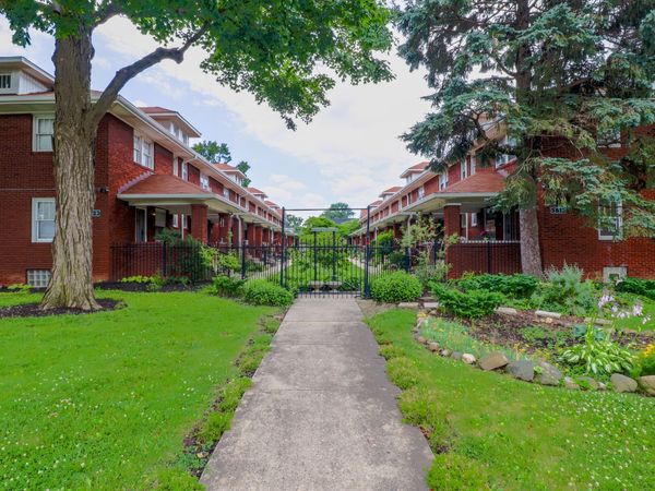 5613 E Washington Street , Unit 16, Indianapolis, IN 46219