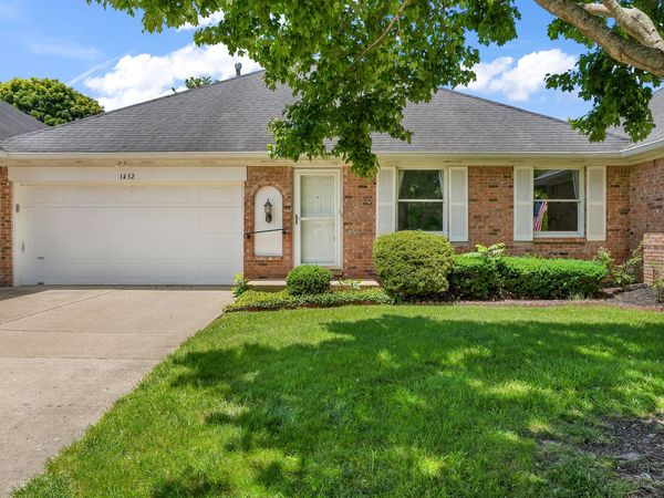 1432 Holiday Lane E, Brownsburg, IN 46112