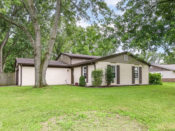 3983 Pineview Lane, Greenwood, IN 46142