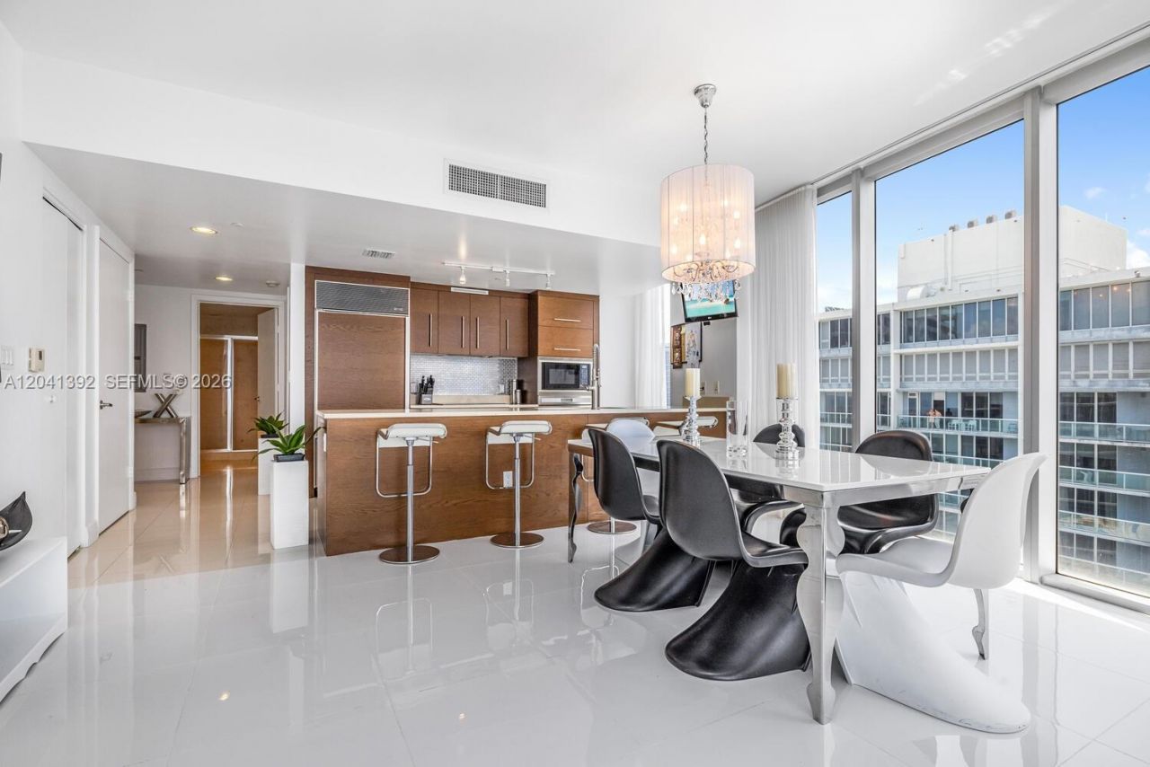 475 Brickell Ave, Unit 4715, Miami, FL 33131 Photo