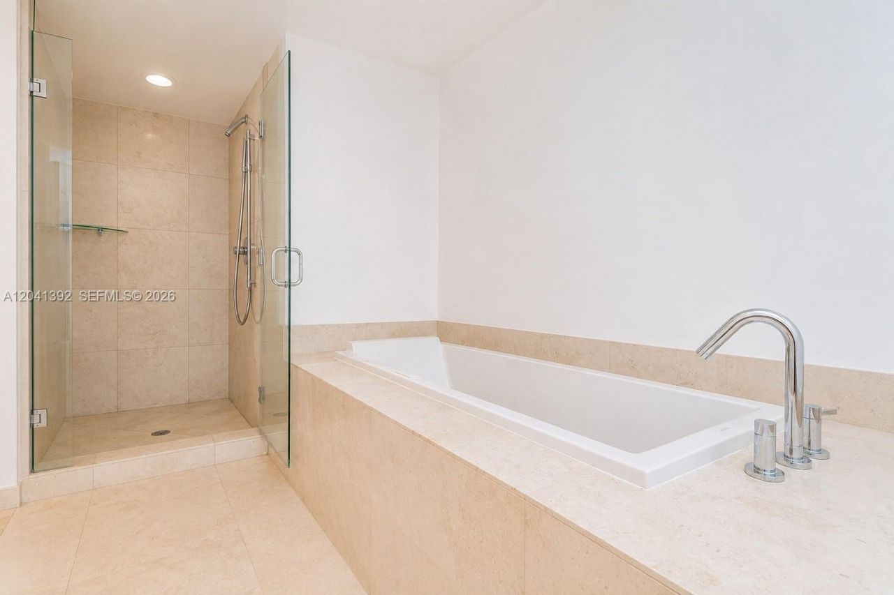 475 Brickell Ave, Unit 4715, Miami, FL 33131 Photo
