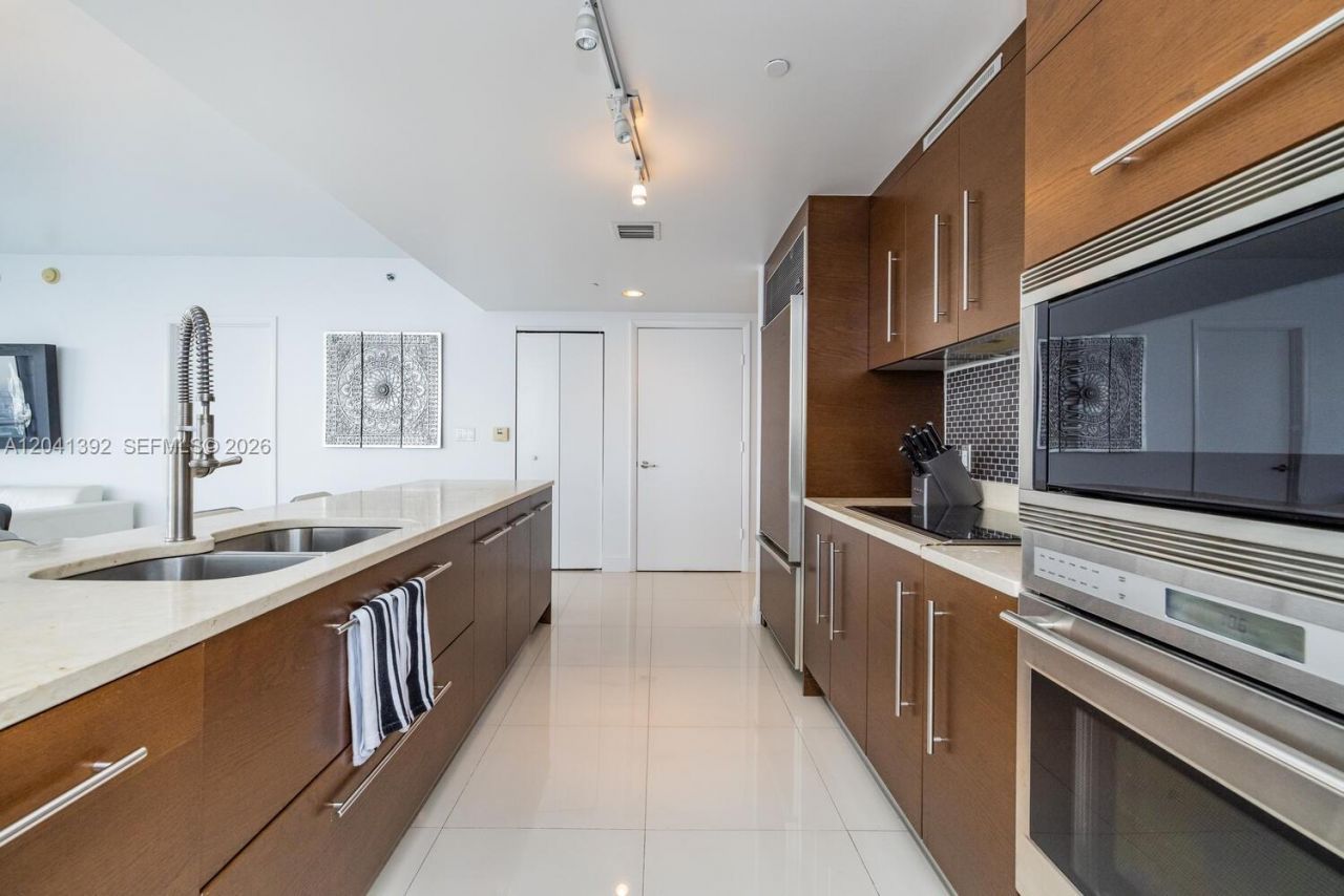 475 Brickell Ave, Unit 4715, Miami, FL 33131 Photo