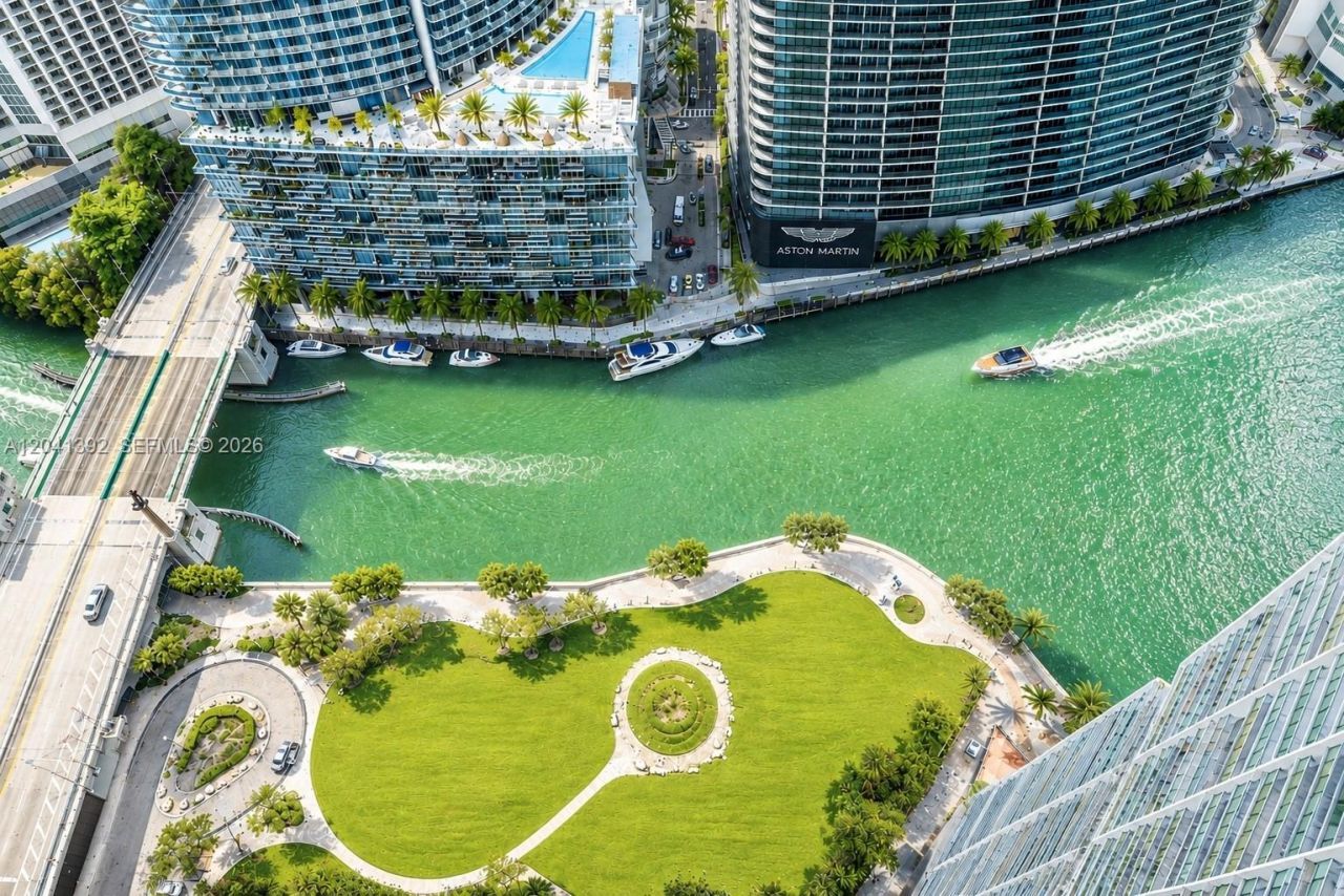 475 Brickell Ave, Unit 4715, Miami, FL 33131 Photo