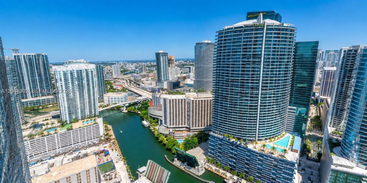 475 Brickell Ave, Unit 4715, Miami, FL 33131 Photo